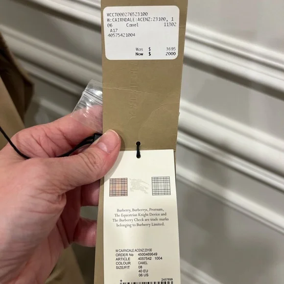 Burberry cashmere detachable shawl collar coat. Size 6 - Picture 5 of 17